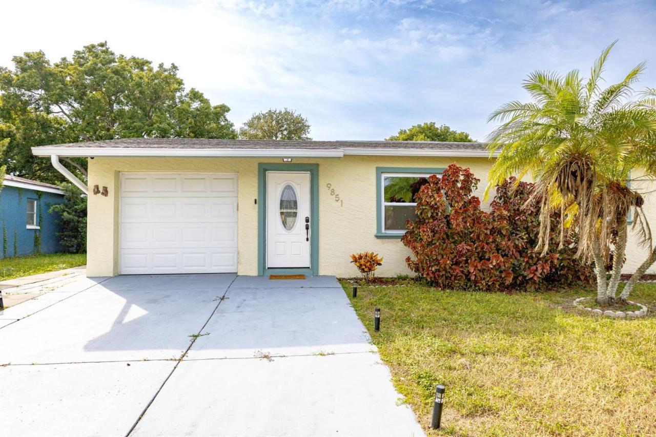 Marlin'S Palm Oasis - Beach House, Amazing Pool, Bbq Area Port Richey Exterior photo